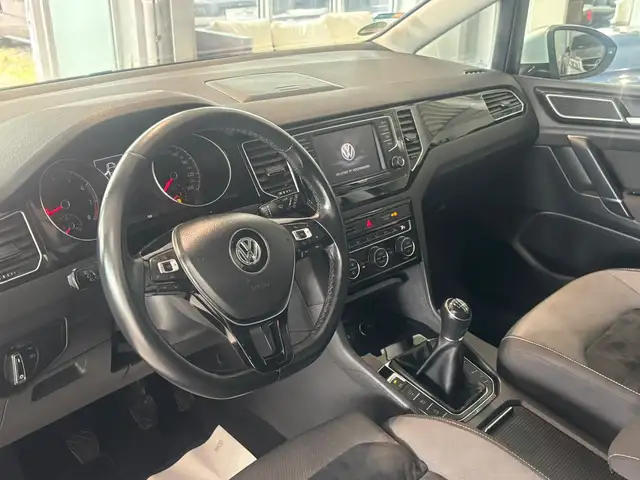 Volkswagen Golf view 15