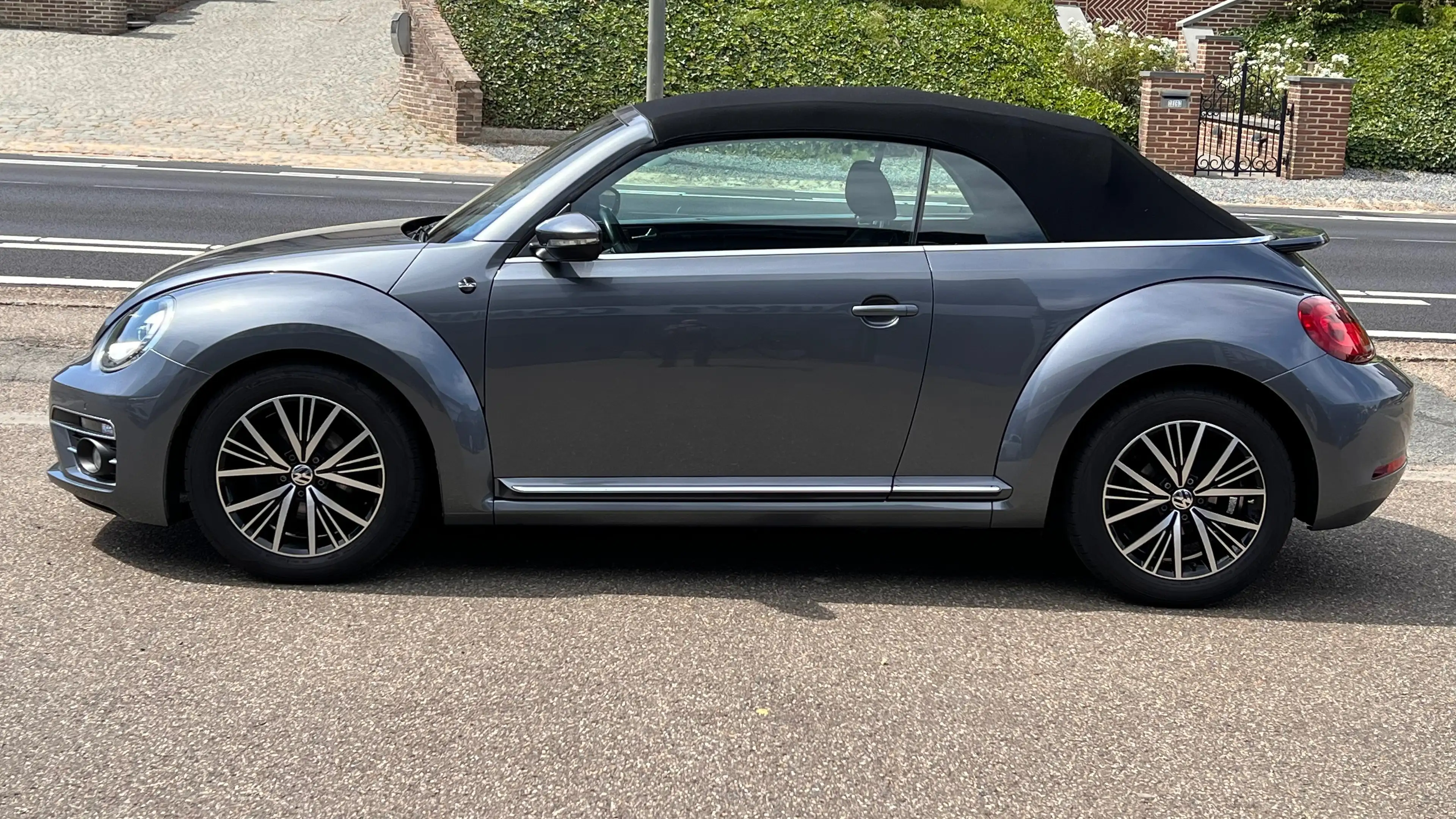Volkswagen Beetle Beetle Cabriolet 1.2 TSI Design SOUND UITVOERING PERFECTE STAAT 1 JAAR GARANTIE — photo 4