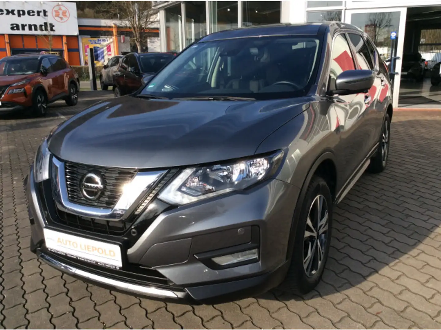 Nissan X-Trail 1.3 DIG-T N-Way 4x2 PGD Šedá - 2