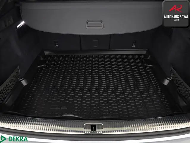 Audi Q5 view 14
