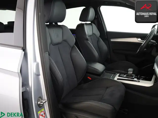 Audi Q5 view 11