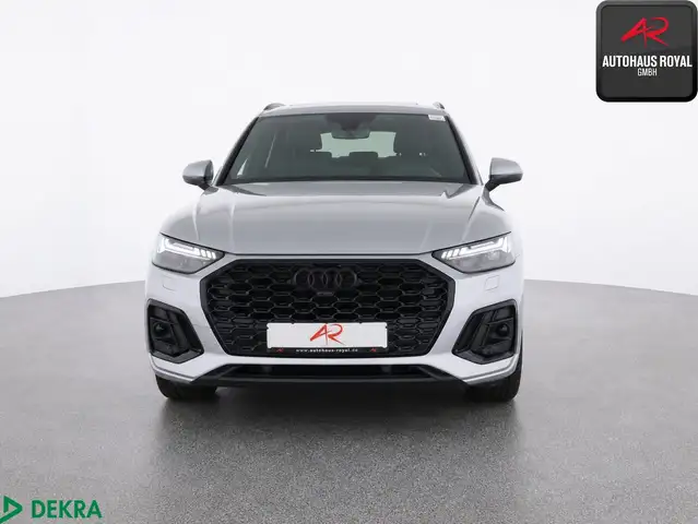 Audi Q5 view 8