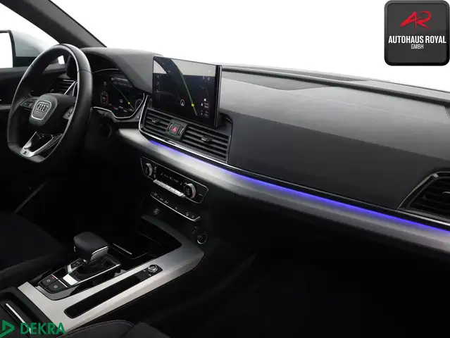 Audi Q5 view 10