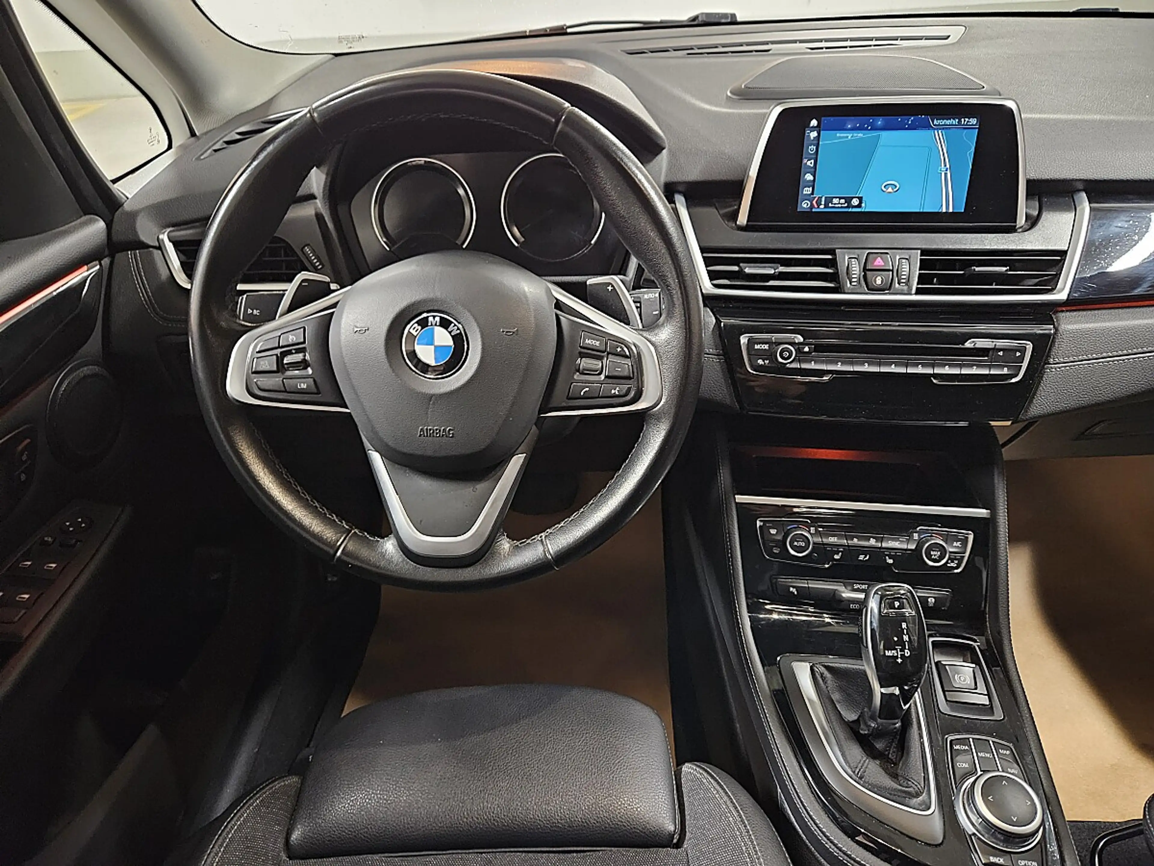 BMW 218 d Gran Tourer Sport Line Aut. — photo 10
