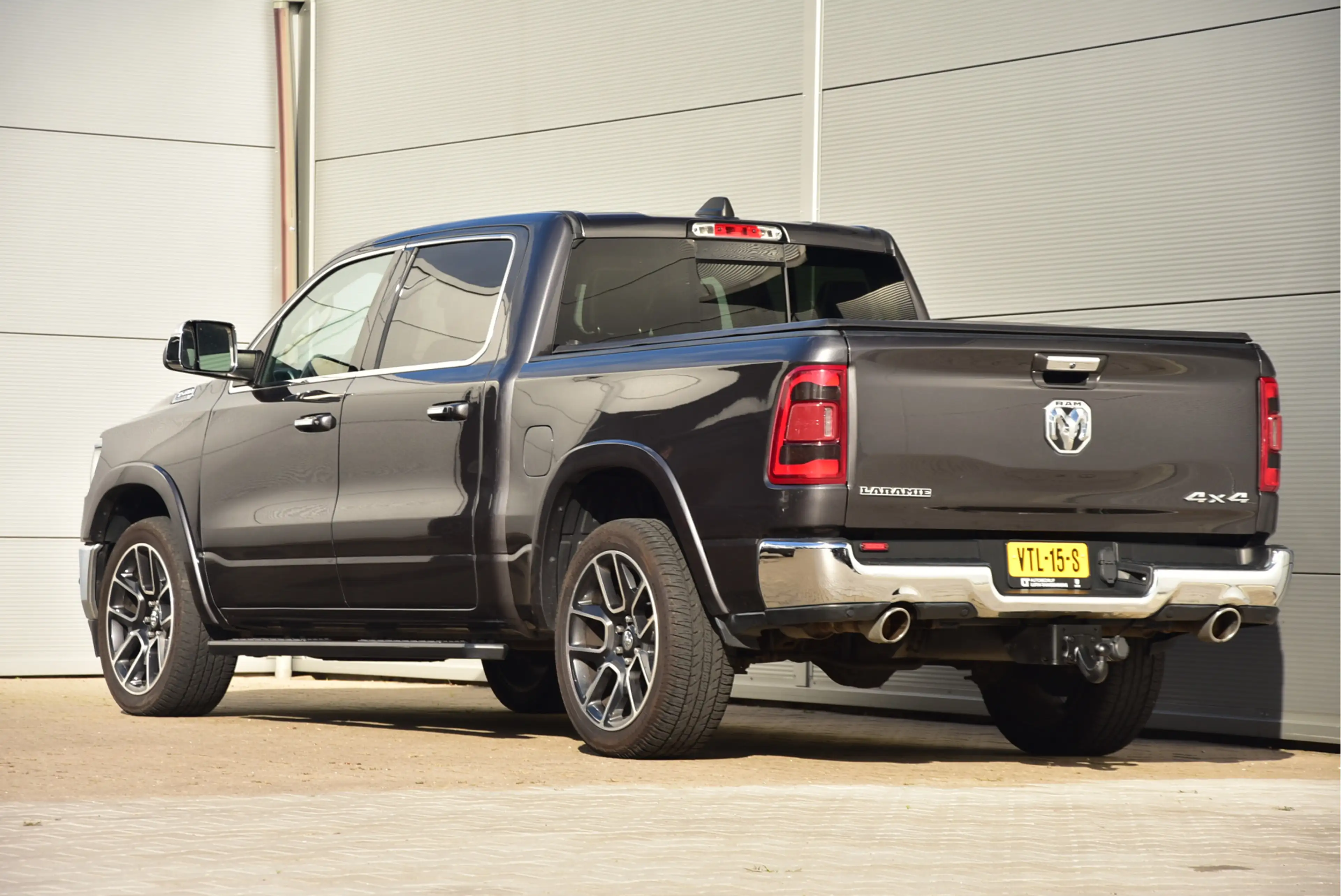 Dodge RAM 1500 5.7 Hemi Crew Cab Laramie — photo 16