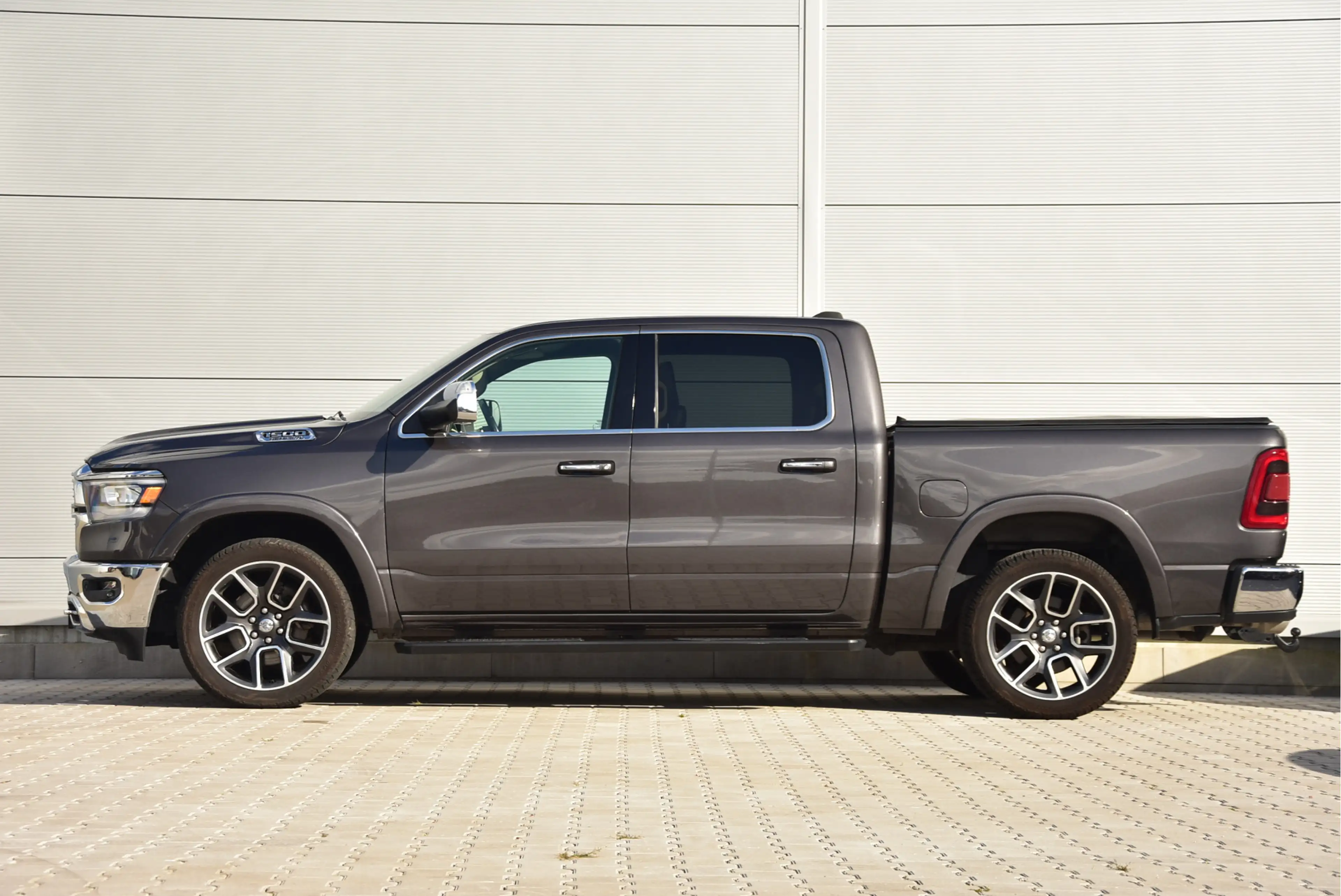 Dodge RAM 1500 5.7 Hemi Crew Cab Laramie — photo 4