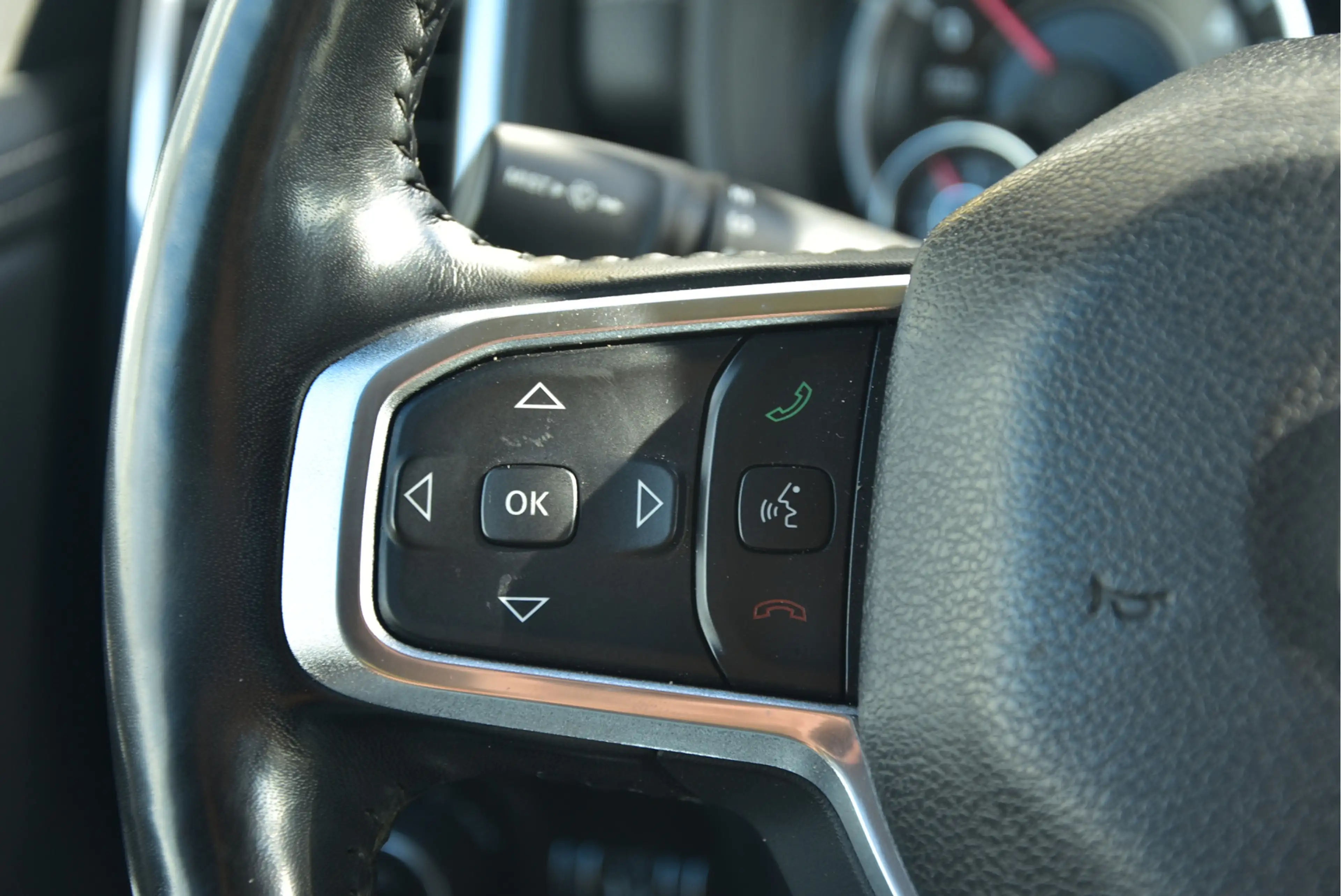 Dodge RAM 1500 5.7 Hemi Crew Cab Laramie — photo 7