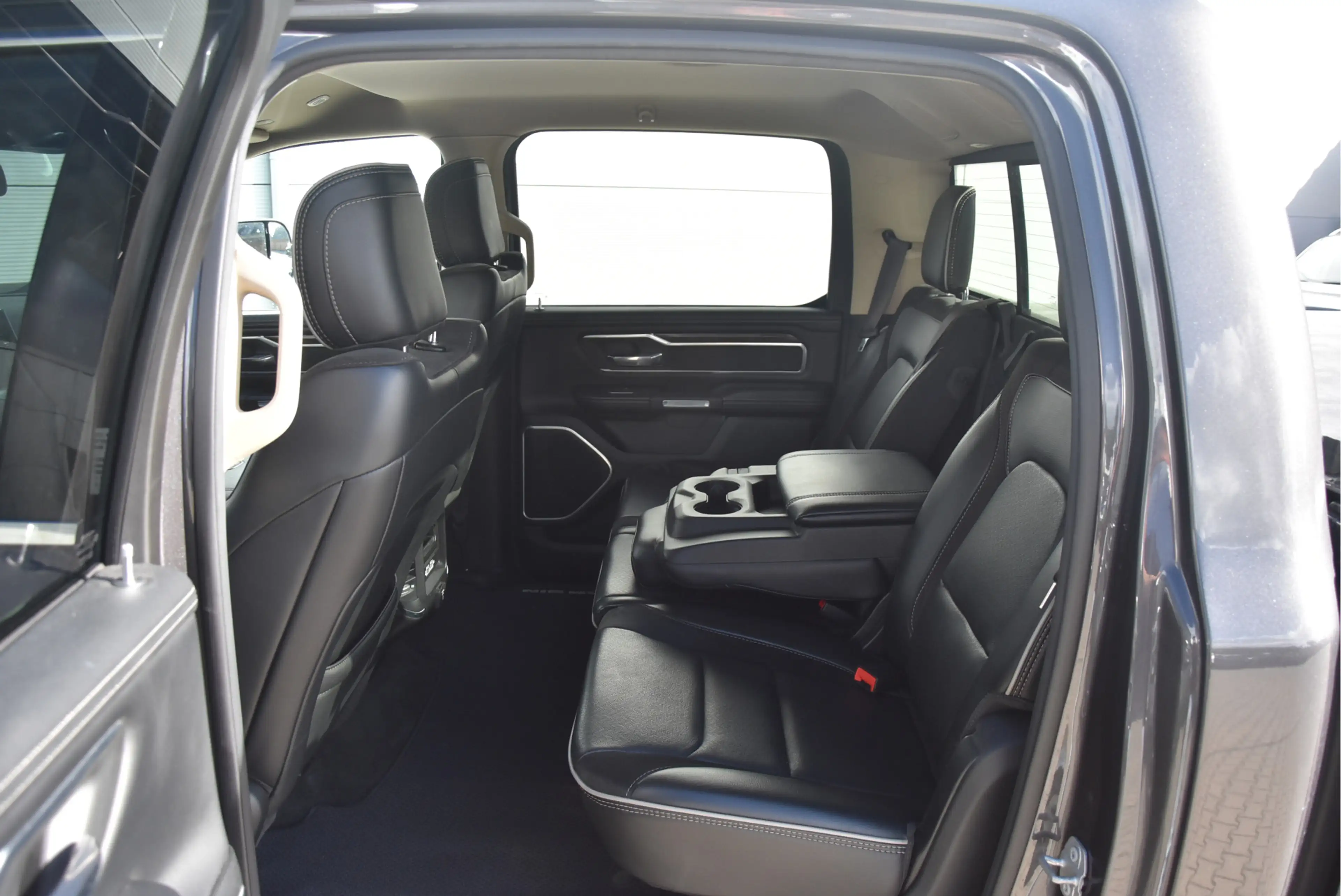 Dodge RAM 1500 5.7 Hemi Crew Cab Laramie — photo 18