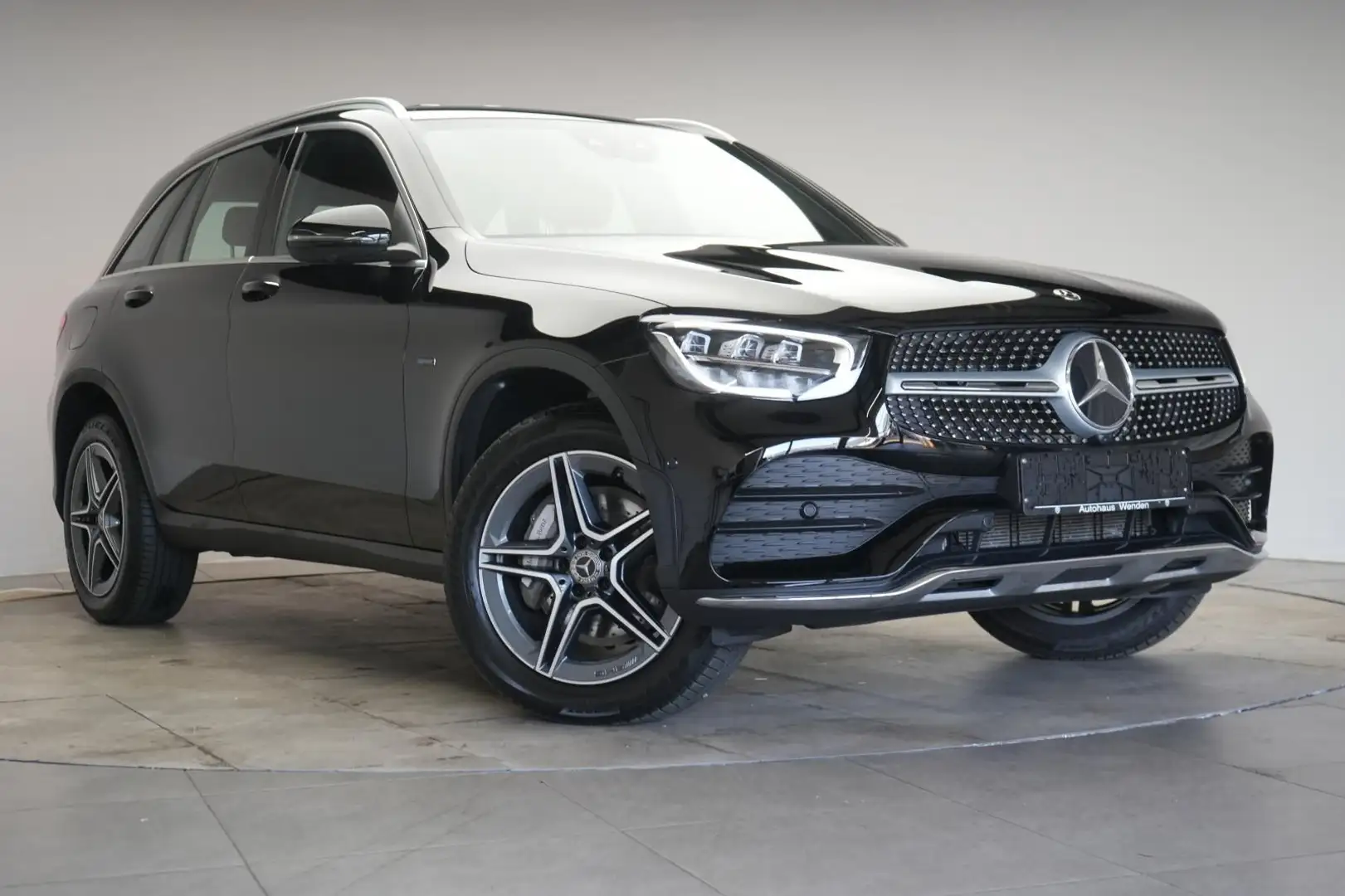 Mercedes-Benz GLC 300 e 4Matic 9G-Tronic AMG Leder/Temp/Kamera Schwarz - 1