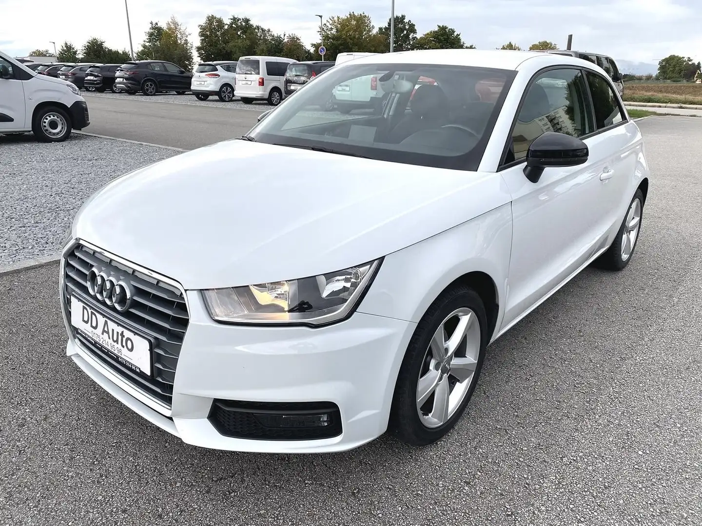 Audi A1 design Sitzhzng HU + Service neu Allwetter Weiß - 1