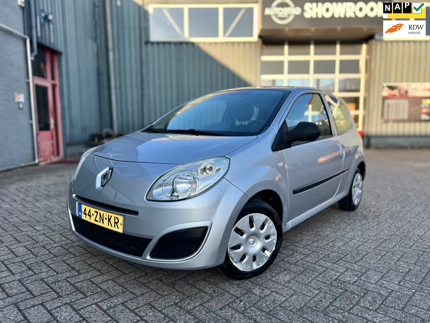 Renault Twingo 1.2 Authentique NL-Auto / 2e Eigenaar / NAP / Airc Grijs - 1