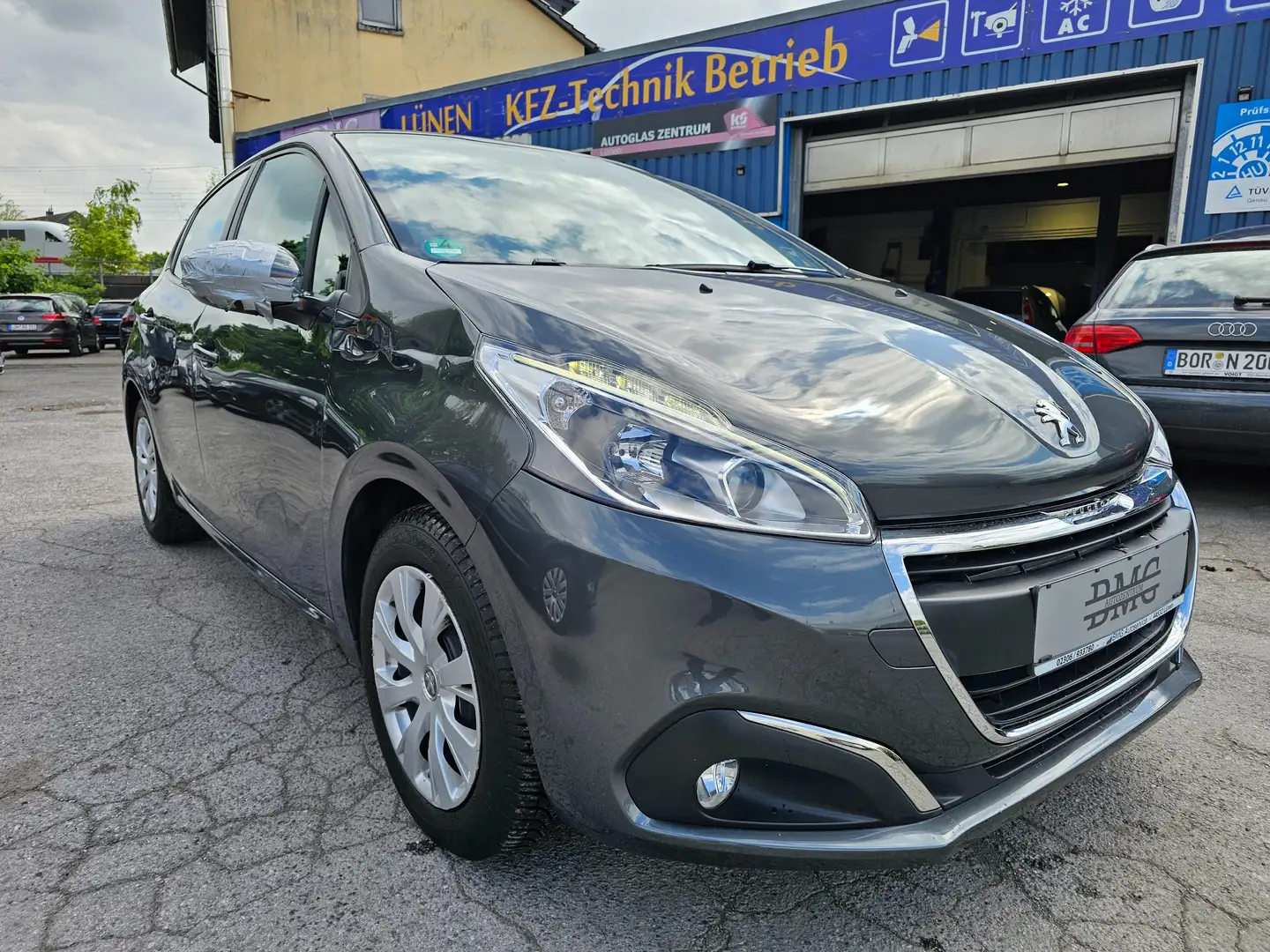 Peugeot 208 Active *Unfallschaden* Gris - 2