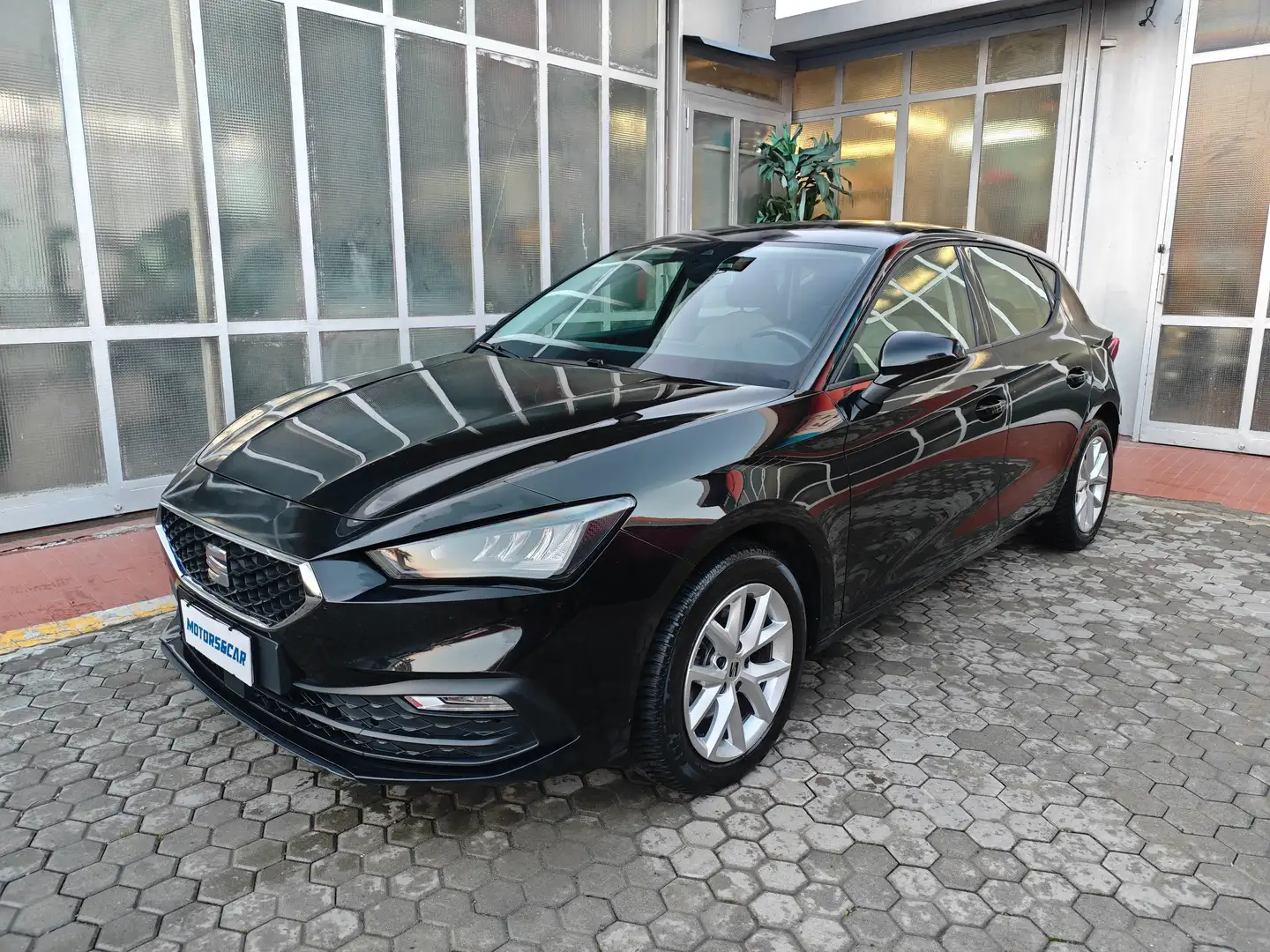 SEAT Leon IV 2021 1.0etsi 110cv AUTOMATICA IVA22% DETRAIBILE Nero - 1