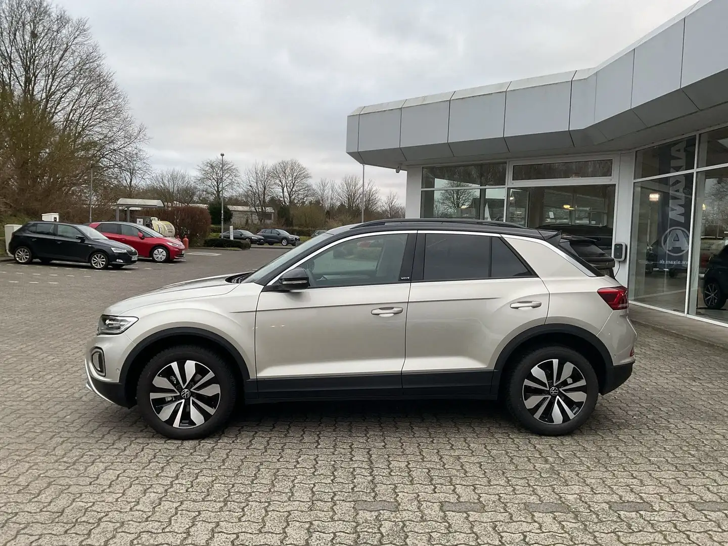 Volkswagen T-Roc Life 2.0 TDI Move ACC PDC Navi LED GJR Silber - 2