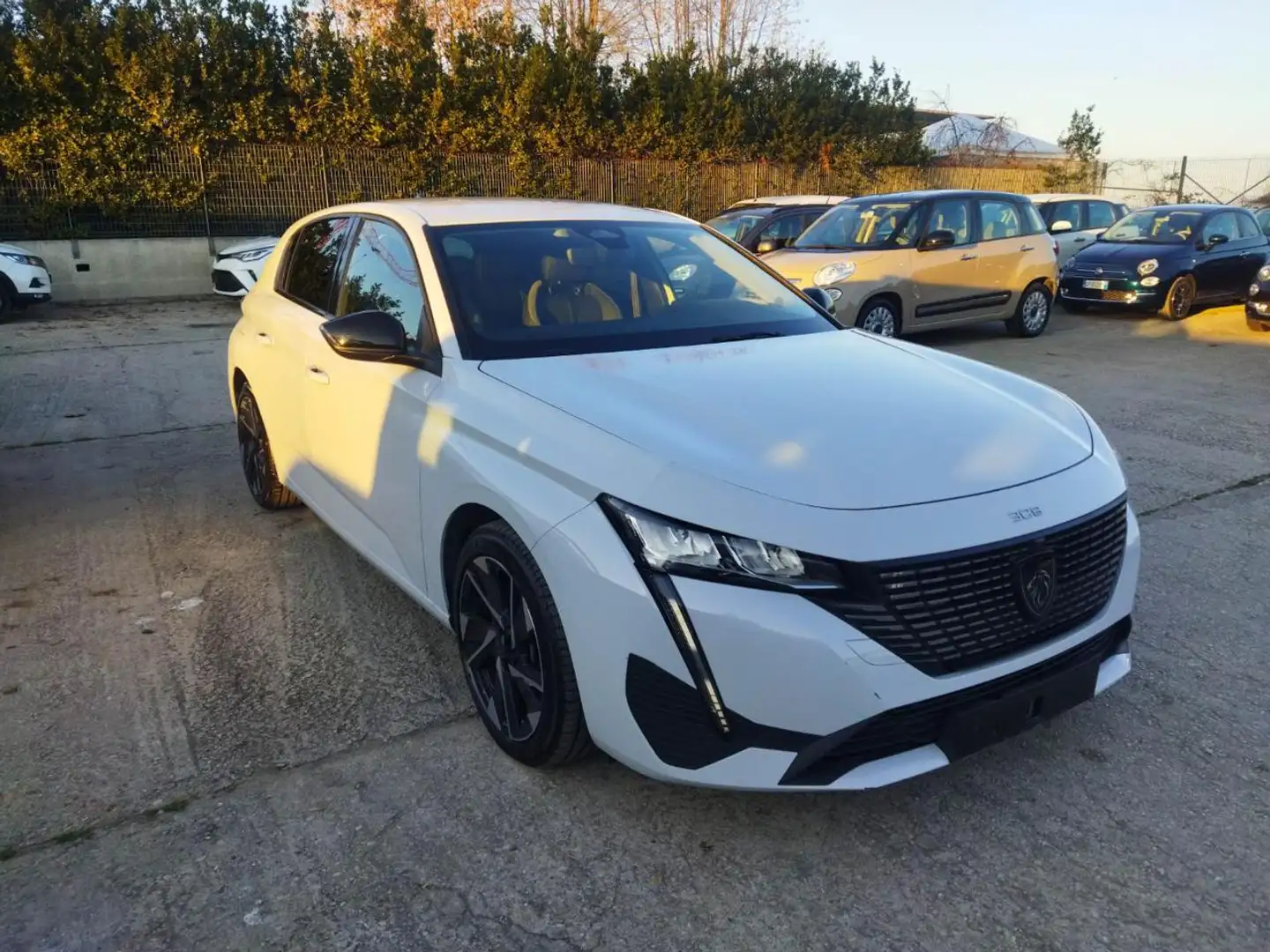 Peugeot 308 1.5bluehdi ALLURE 130cv EAT 8 ANDROID/CARPLAY NAVI Bianco - 1