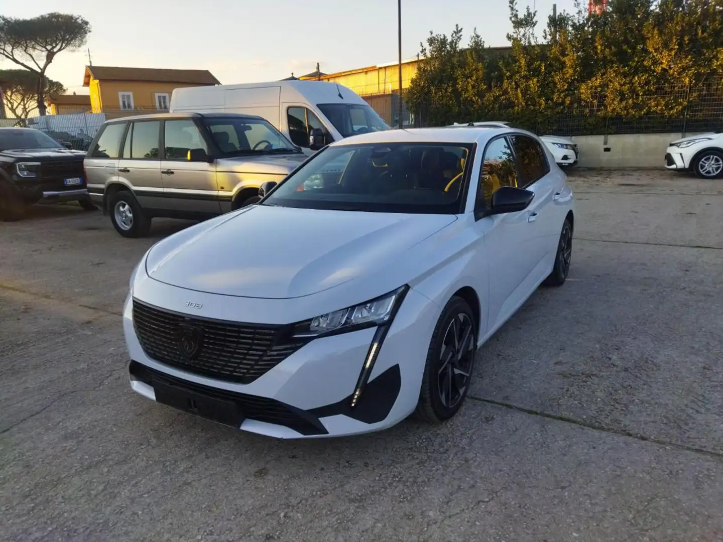 Peugeot 308 1.5bluehdi ALLURE 130cv EAT 8 ANDROID/CARPLAY NAVI Bianco - 2
