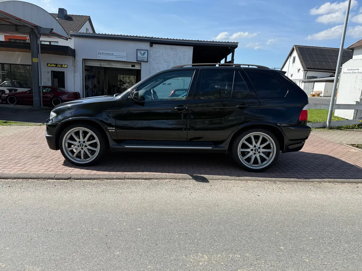 BMW X5 4.8is Standheizung Komfortsitze Luftfahwerk AHK Black - 2