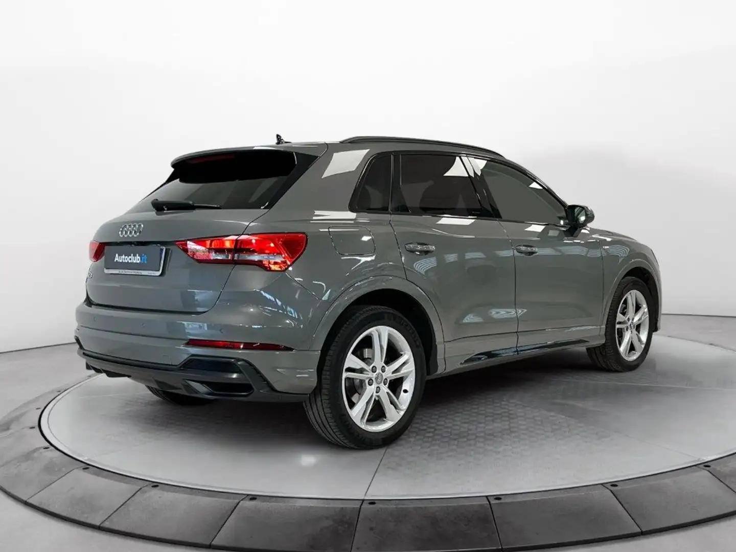 Audi Q3 35 1.5 tfsi mhev S line Edition Grigio - 2