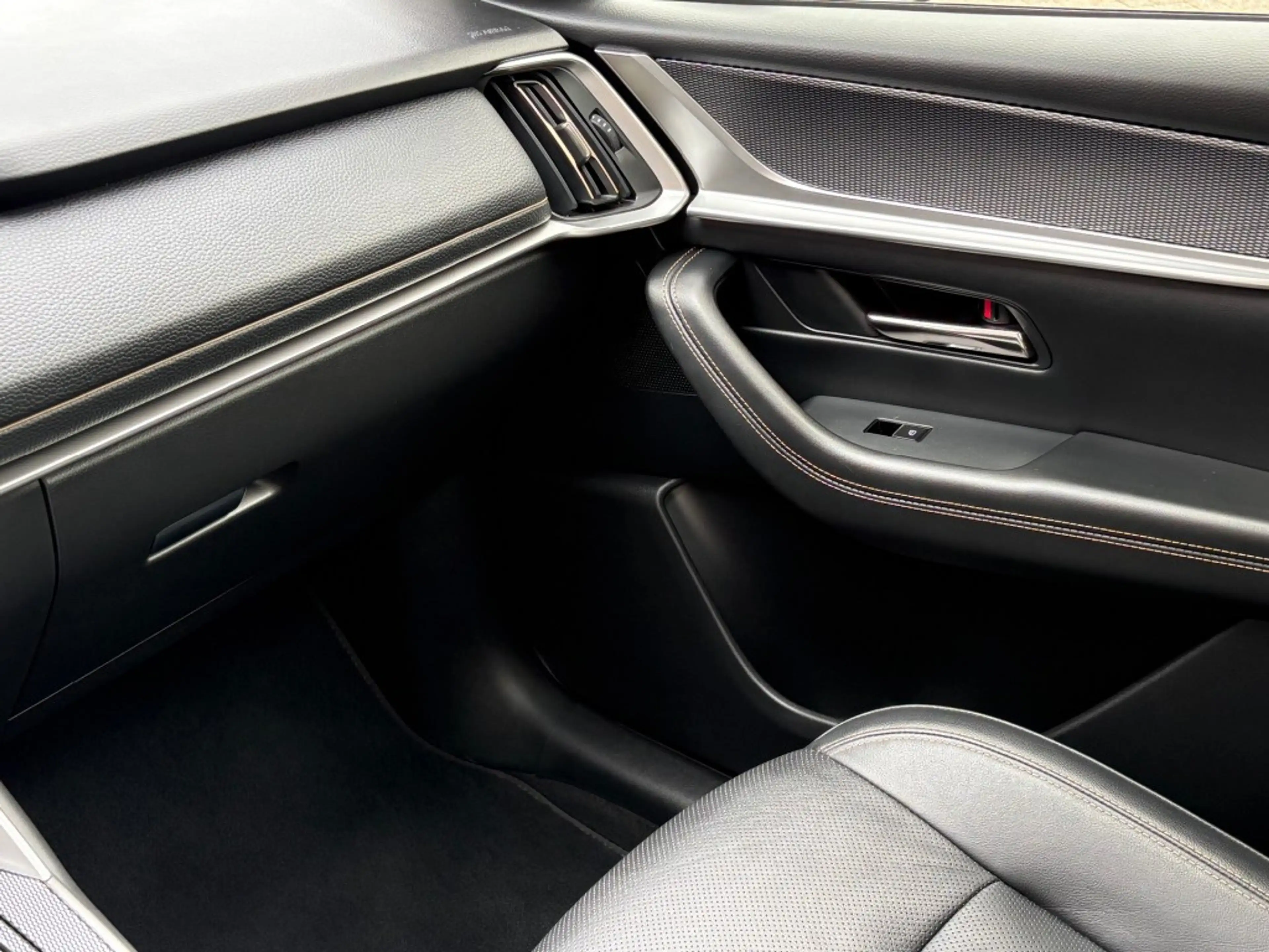 Mazda CX-60 2.5 SKYACTIV 328PK PHEV HOMURA AWD PANO-DAK NAVI C — photo 30