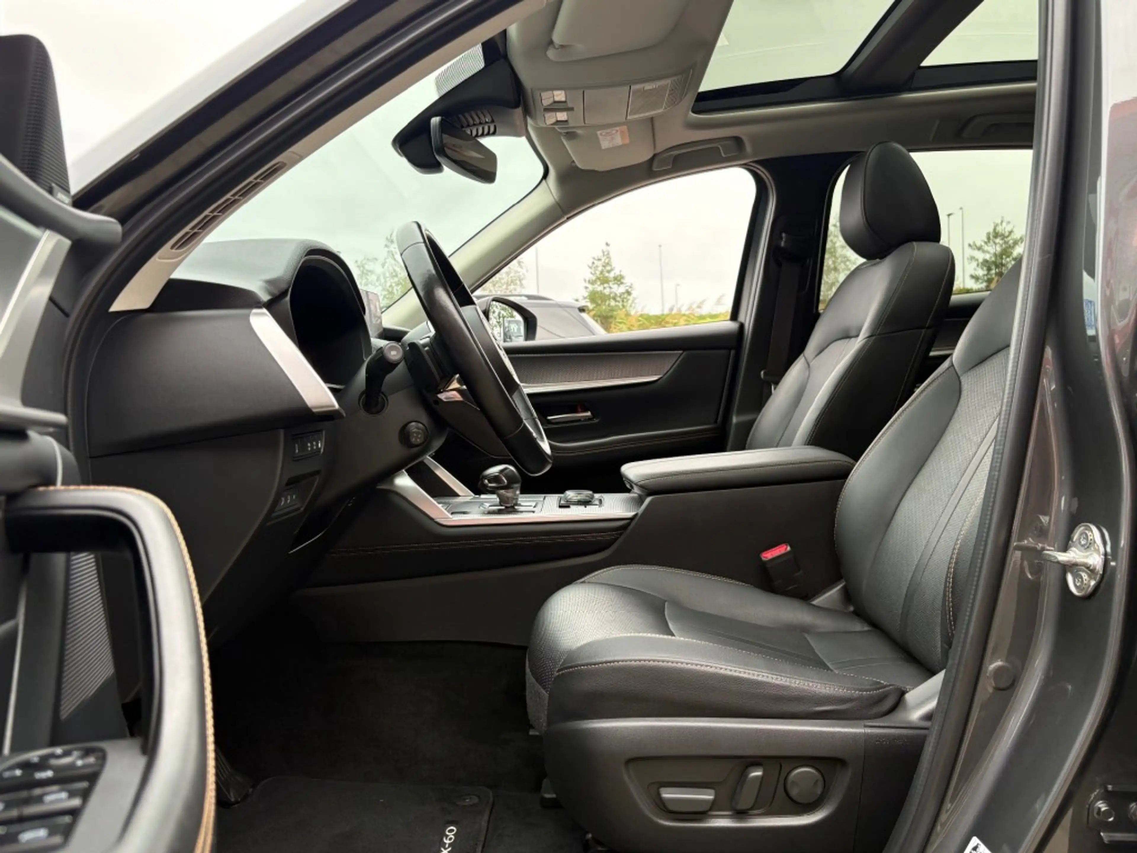 Mazda CX-60 2.5 SKYACTIV 328PK PHEV HOMURA AWD PANO-DAK NAVI C — photo 7