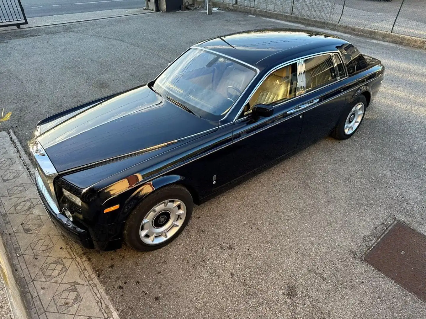 Rolls-Royce Phantom V12 6749cm3 460cv plava - 1