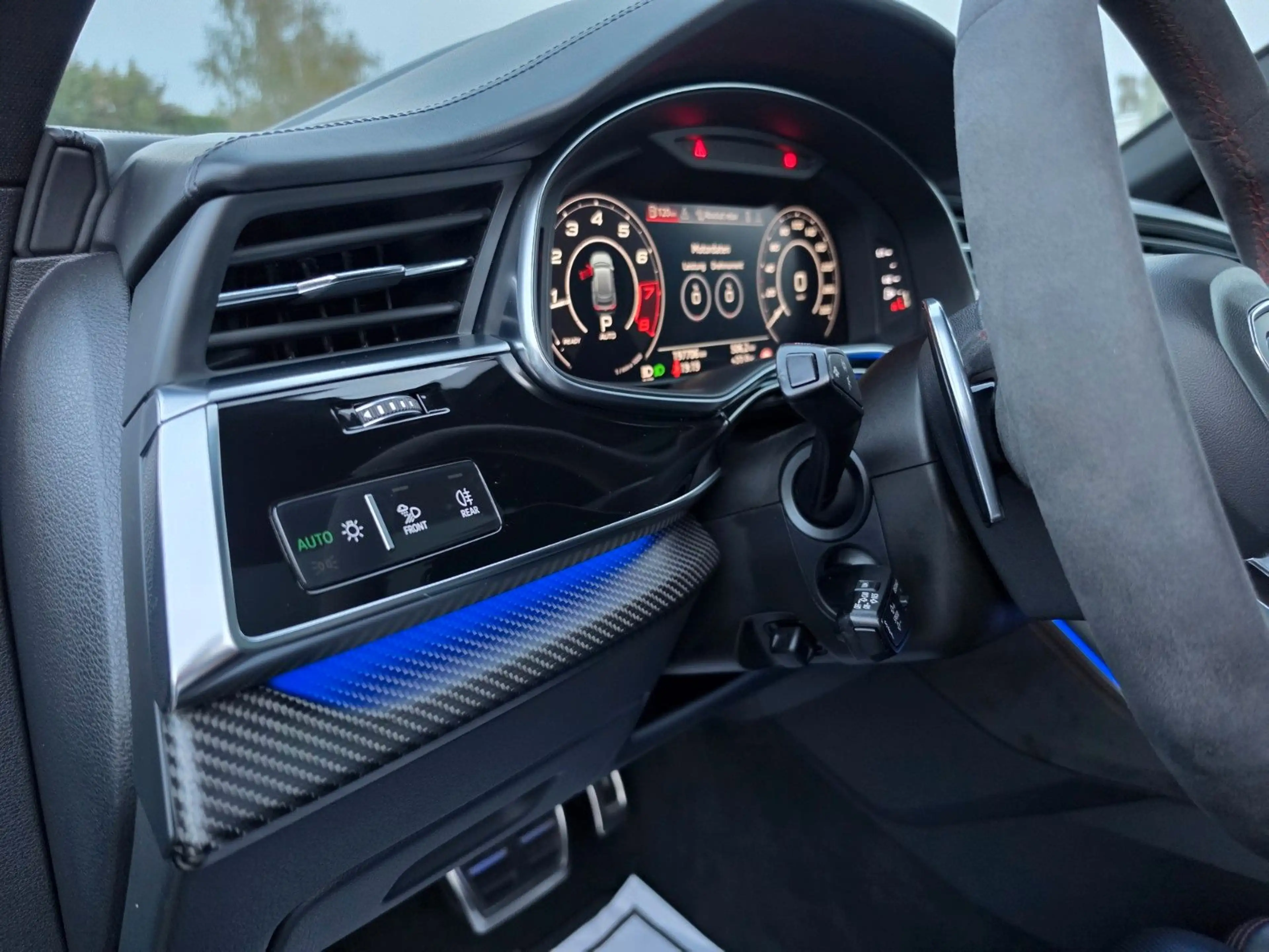 Audi RS Q8 4.0 TFSI QUATTRO KERAMIK B&O PANO 23 INCH / — photo 14