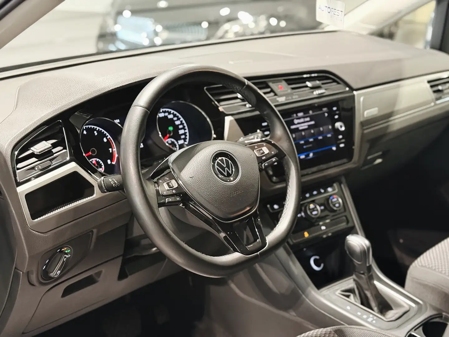 Volkswagen Touran 1.5TSI DSG 7-Zitplaatsen - 12 Mnd Garantie Zwart - 2