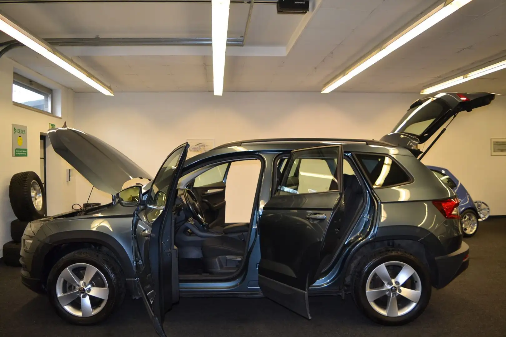 Skoda Karoq Ambition (Super Ausstattung) Grau - 1