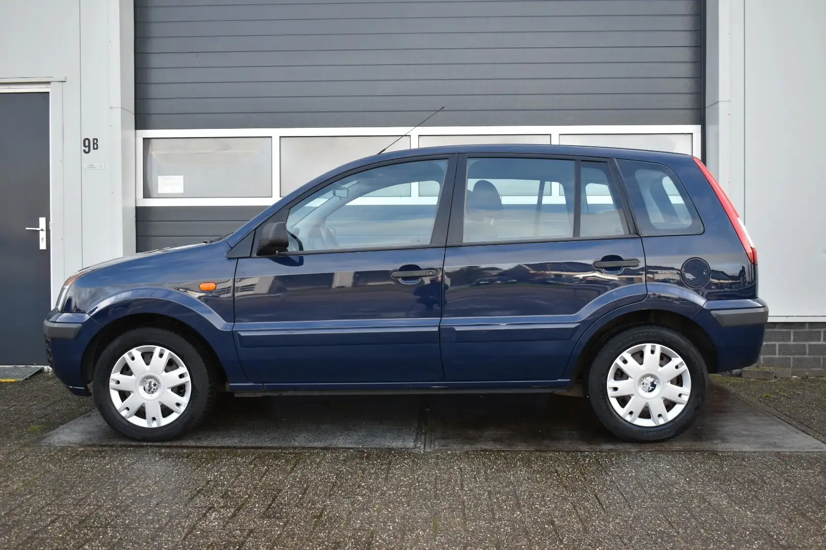 Ford Fusion 1.4-16V Style Albastru - 2