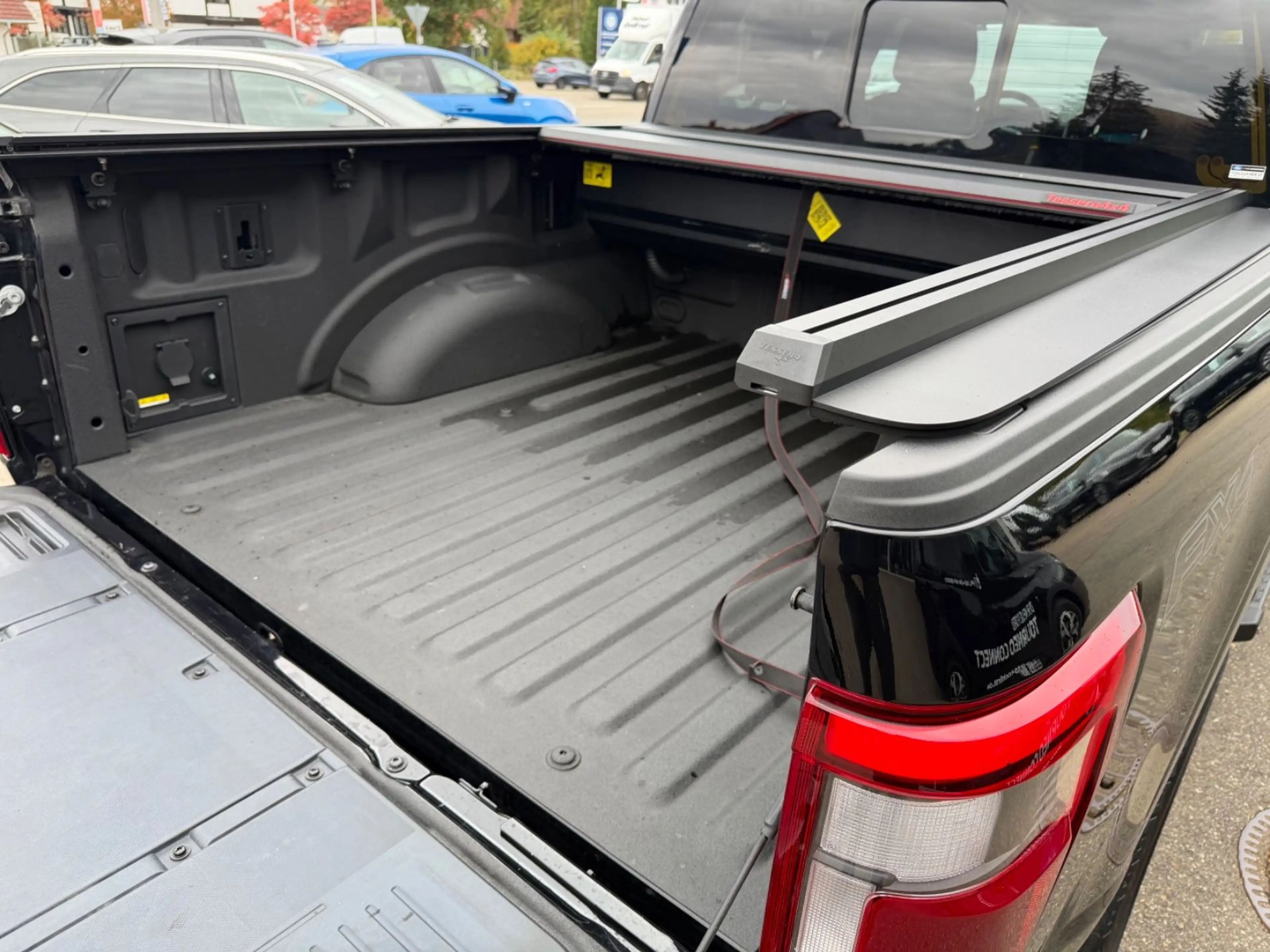 Ford F 150 Lariat 5.0l V8 Black Edition 298KW 4x4 Aut — photo 6