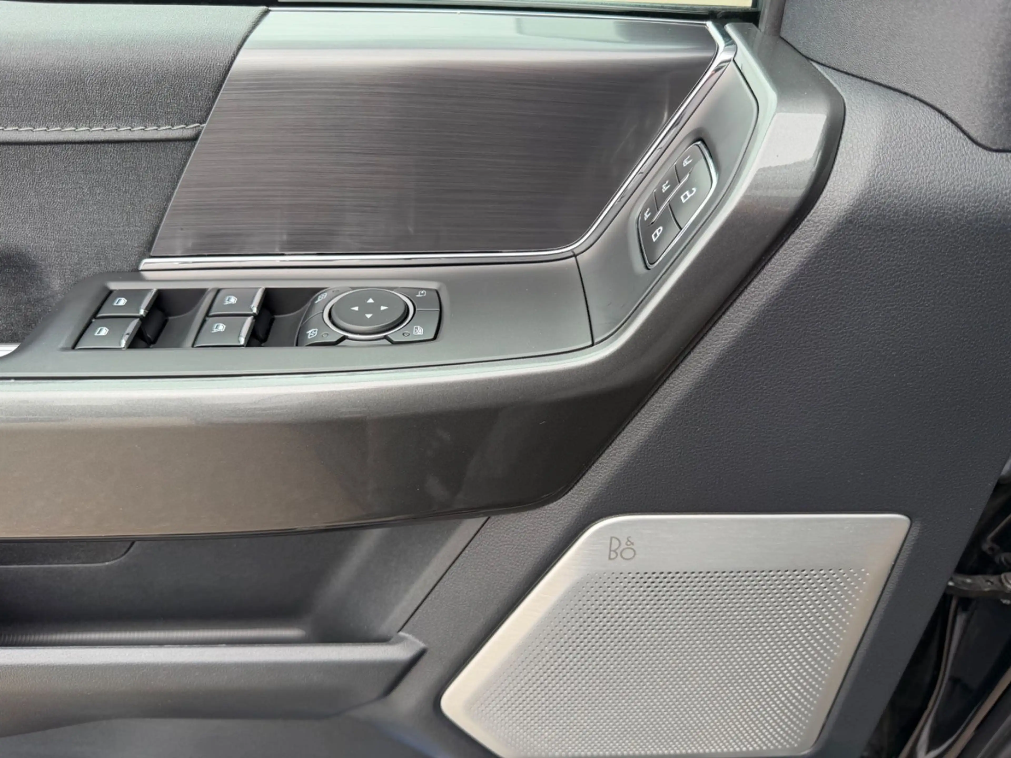 Ford F 150 Lariat 5.0l V8 Black Edition 298KW 4x4 Aut — photo 27