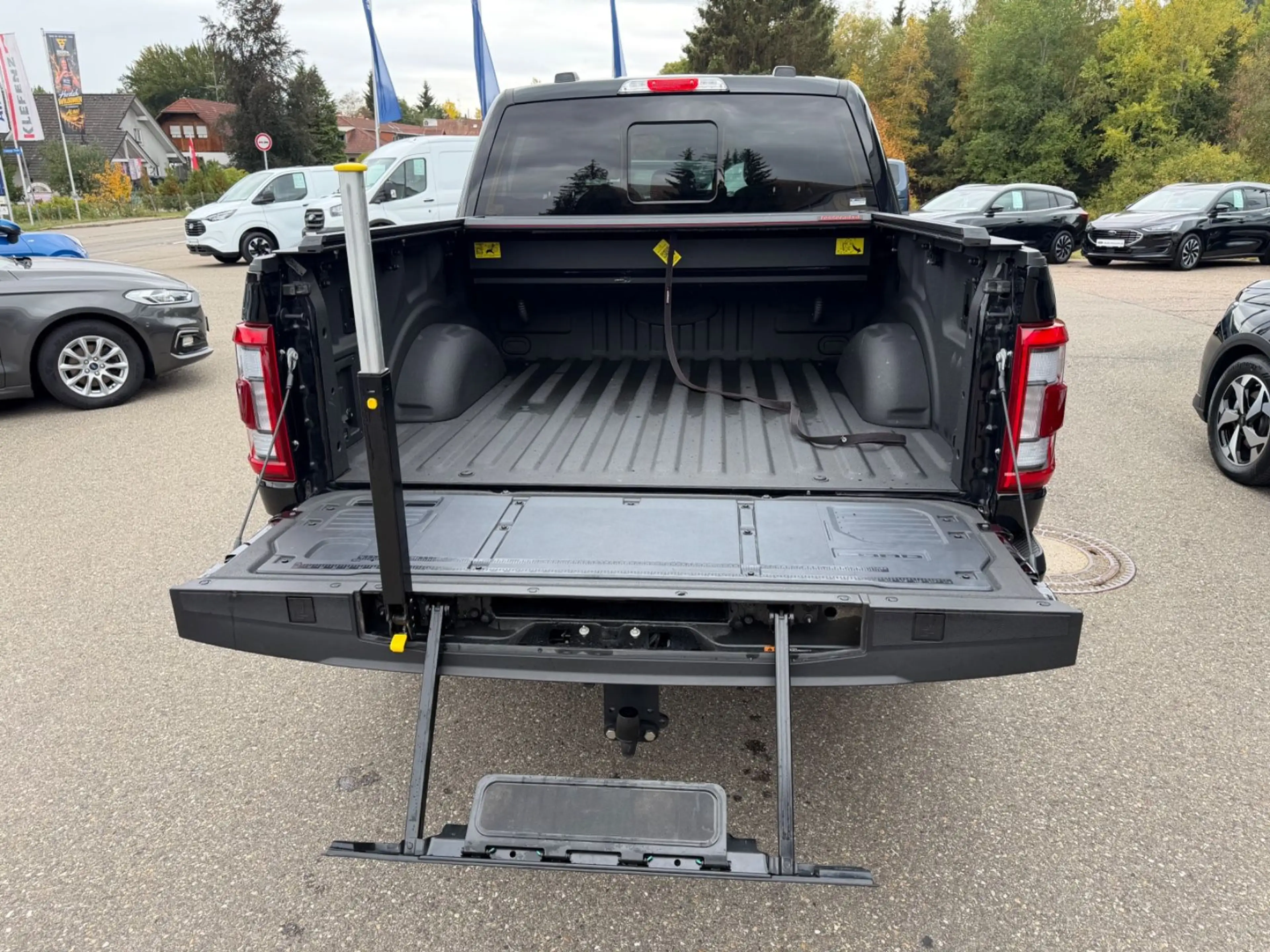 Ford F 150 Lariat 5.0l V8 Black Edition 298KW 4x4 Aut — photo 7