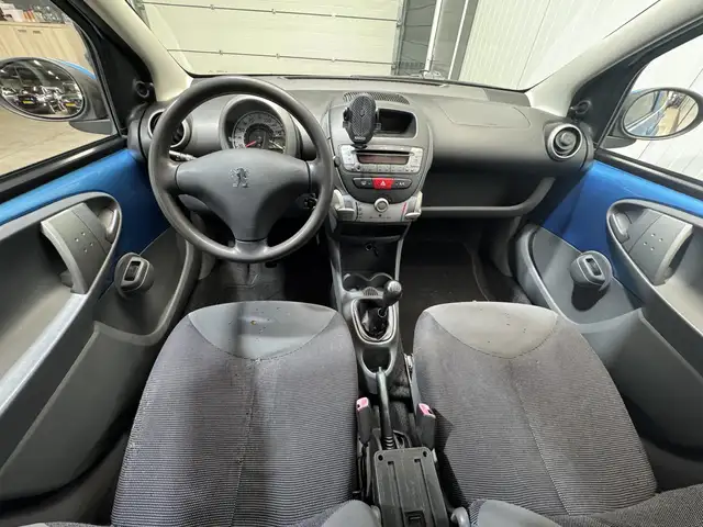 Peugeot 107 view 11
