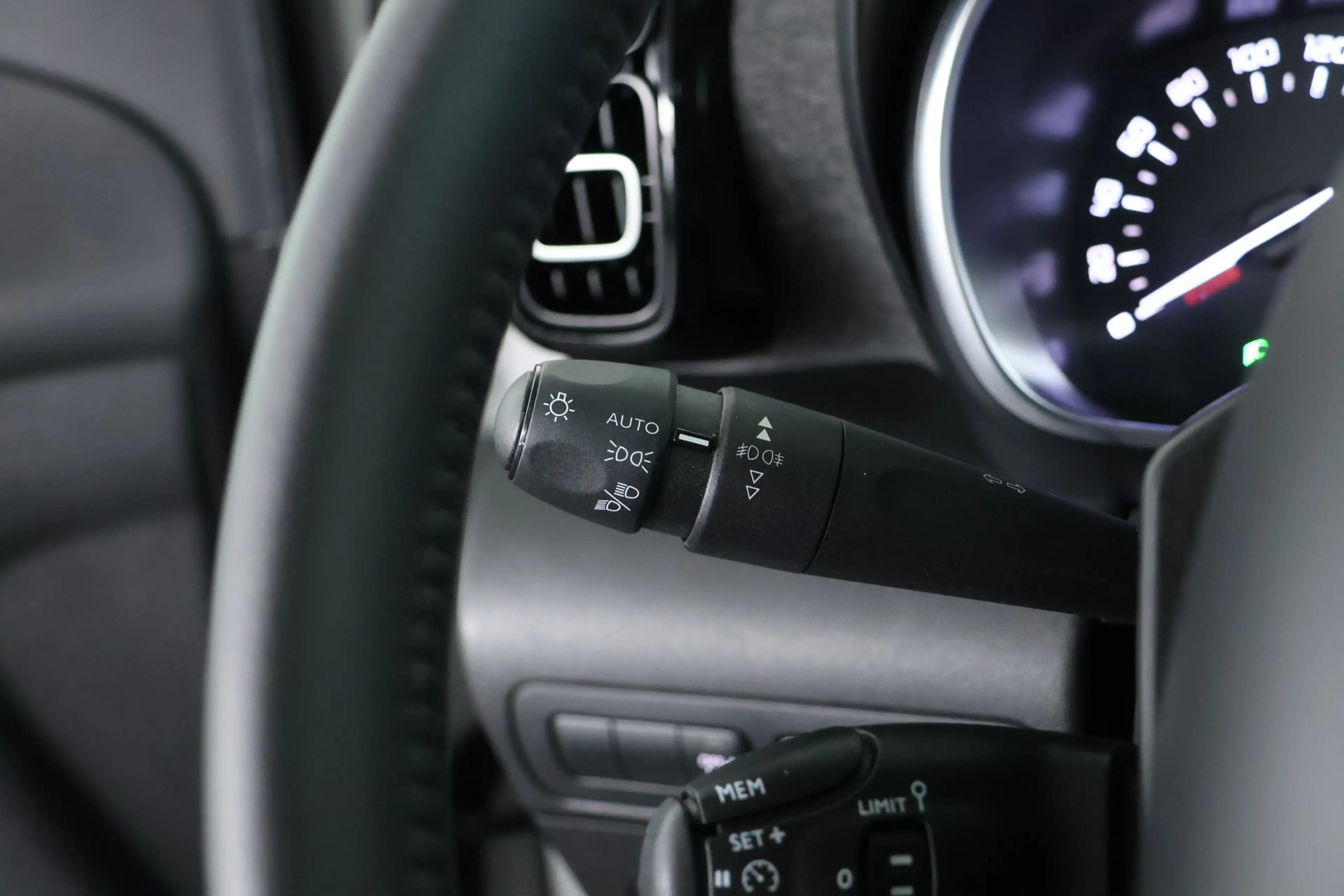 Citroen C3 Aircross 1.2 PureTech Shine / Automaat / Carplay / Cruise c — photo 21