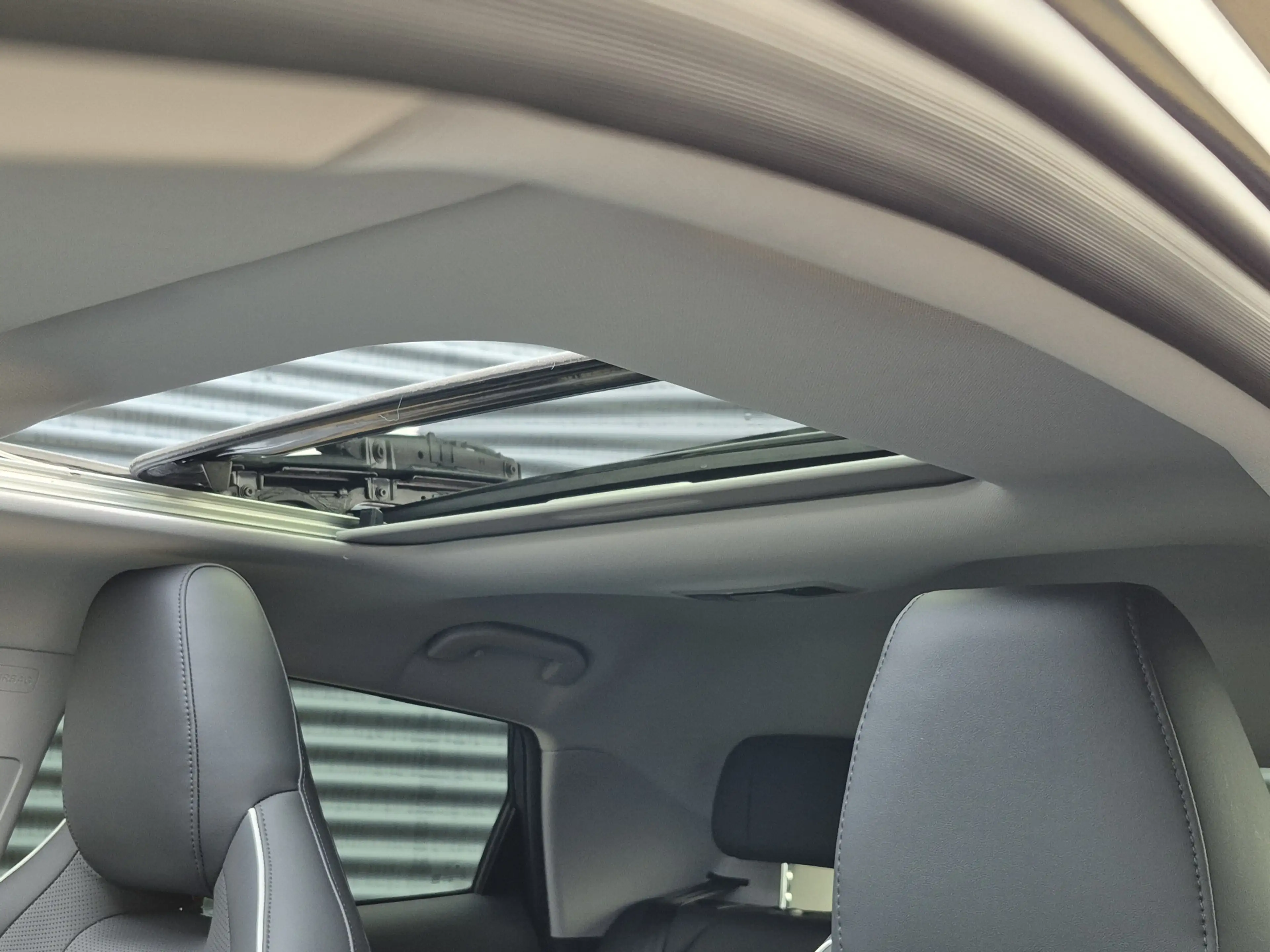 Omoda 5 1.6 T-GDi SHS-H Premium Full Hybride met Navigatie — photo 13