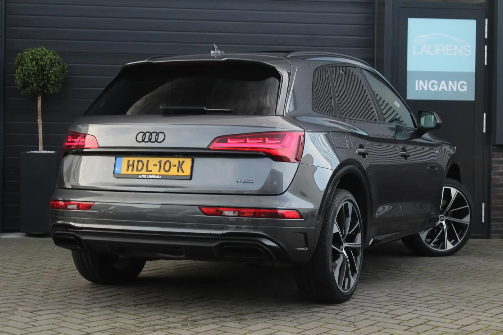 Audi Q5 50 TFSI e S edition | Panorama dak | 360 Camera | Gris - 2