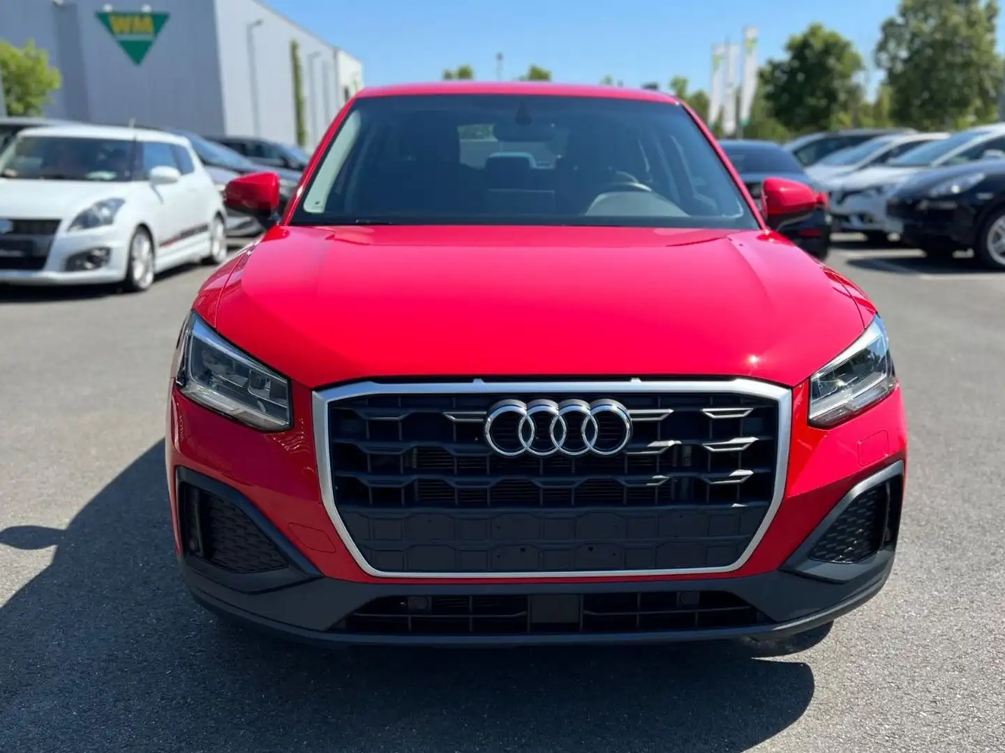 Audi Q2 35 TFSI /ACC/PDC Rojo - 2