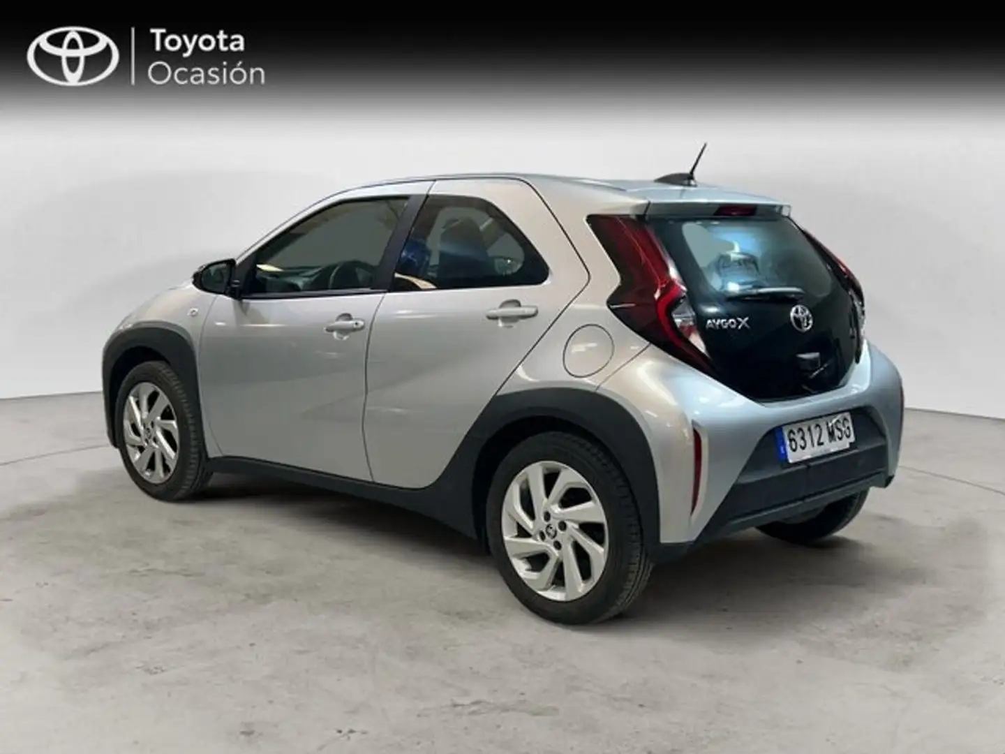 Toyota Aygo 5 Puertas Play 70 Automático (e-CVT) Gris - 2