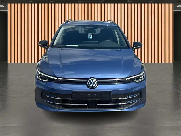 Volkswagen Golf view 4