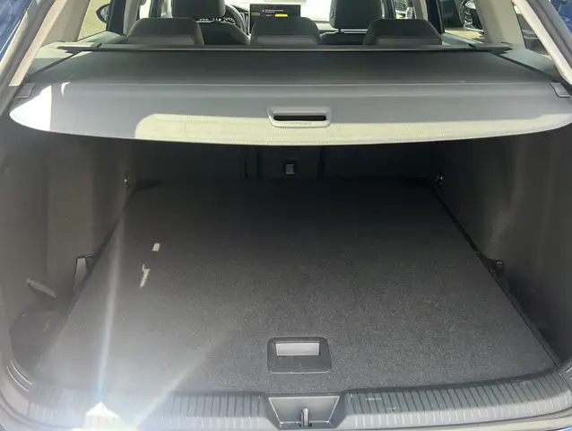Volkswagen Golf view 10