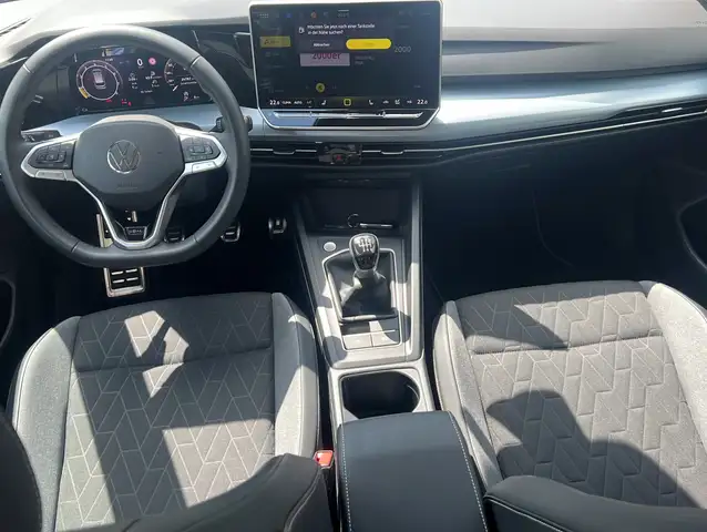 Volkswagen Golf view 3