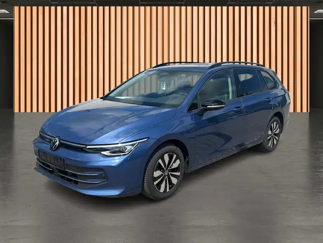 Volkswagen Golf view 2