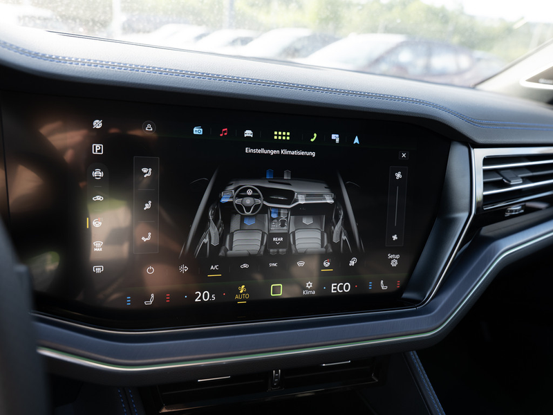 Volkswagen Touareg 3.0 V6 TSI eHybrid R 4M grün foliert — photo 15