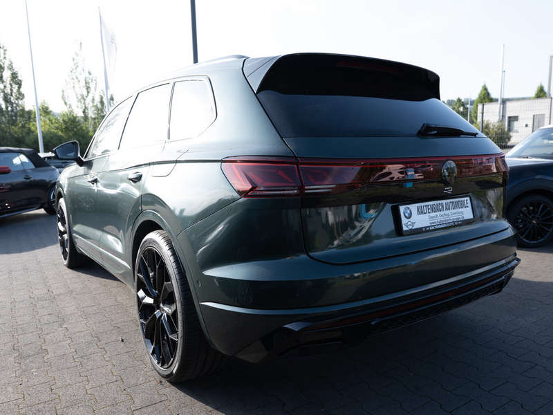 Volkswagen Touareg 3.0 V6 TSI eHybrid R 4M grün foliert — photo 7