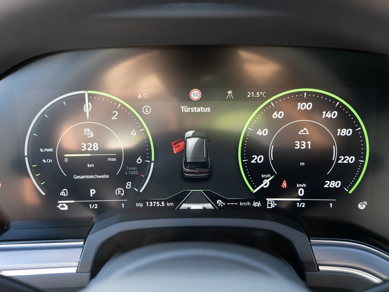 Volkswagen Touareg 3.0 V6 TSI eHybrid R 4M grün foliert — photo 11
