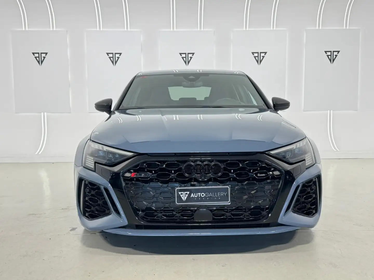 Audi RS3 Sportback quattro S tronic 294kW Gris - 2