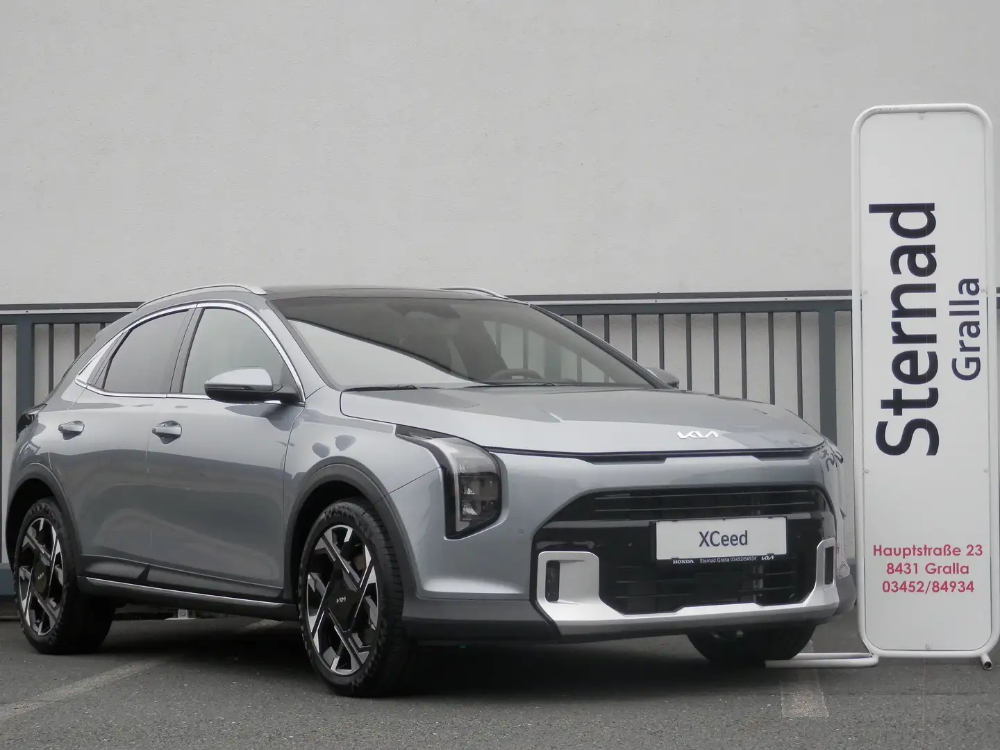 Kia XCeed 1,6 TGDI Gold DCT7/P2/SD Silber - 2