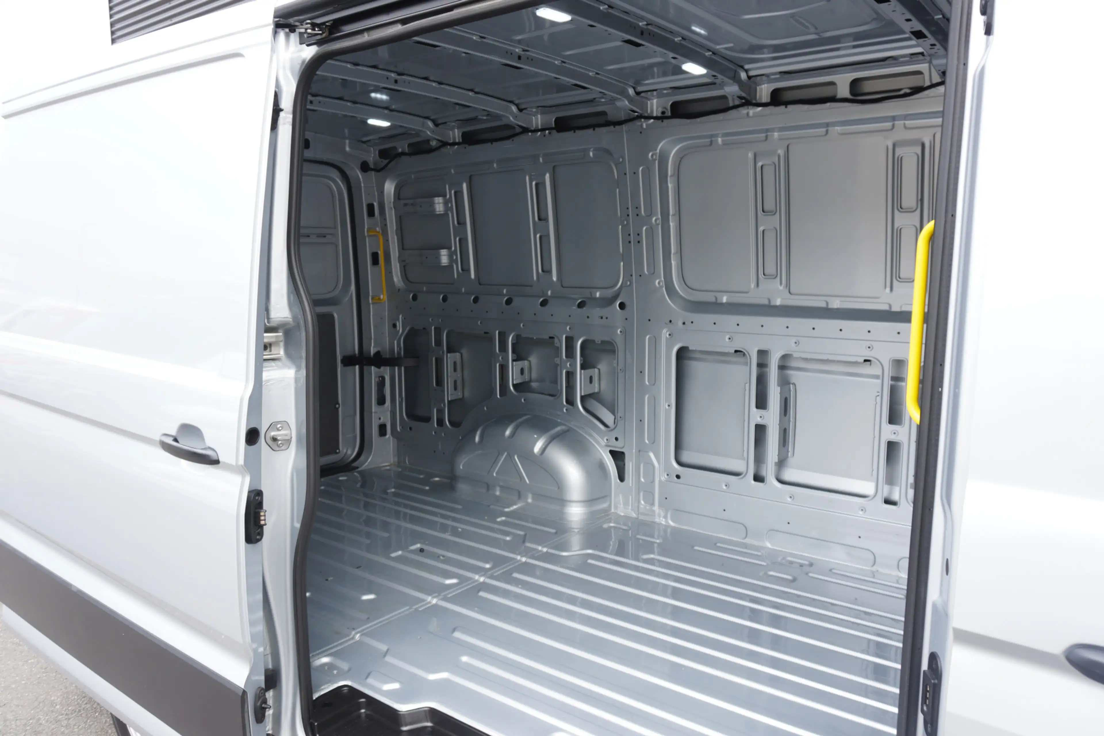 Volkswagen Crafter 180pk Automaat LED Apple Carplay ACC Cruise contro — photo 14