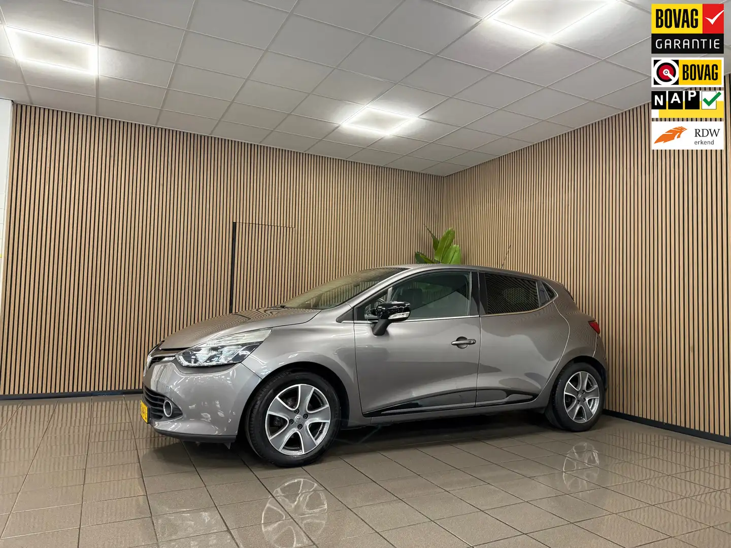 Renault Clio 0.9 TCe ECO Night&Day * Afn. Trekhaak / Navigatie Grijs - 1