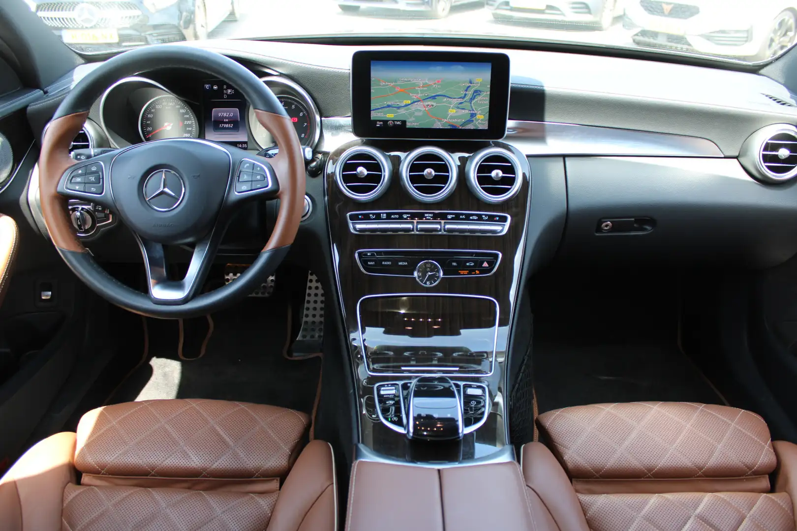 Mercedes-Benz C 400 4MATIC AMG DESIGNO LEDER MEMORY PANORAMADAK HUD BU Zwart - 2